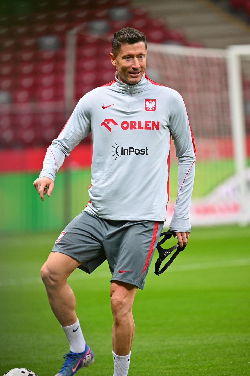 Robert Lewandowski na murawie