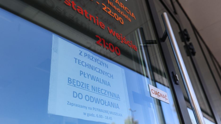 Basen na ulicy Matuszczaka w Rzeszowie zamknięty w wyniku uszkodzeń po burzy