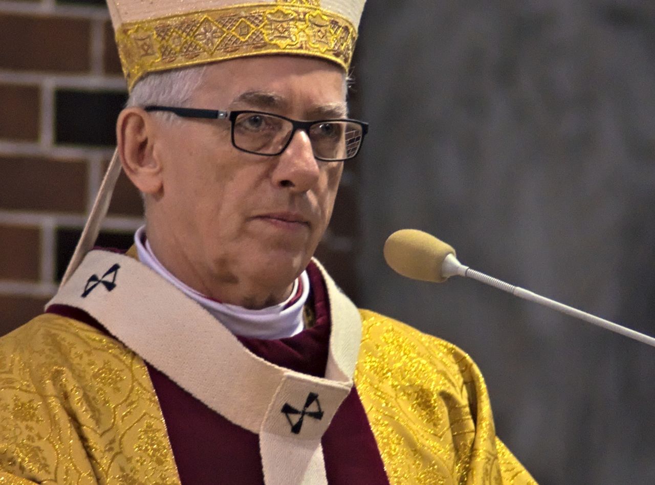 Abp Wiktor Skworc dziękuje PKN Orlen za przejęcie prasy regionalnej