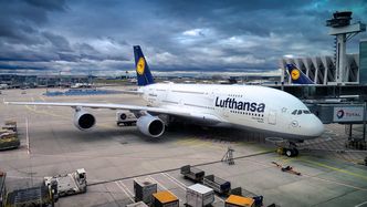 Lufthansa zwalnia pracowników. 1 tys. osób straci pracę