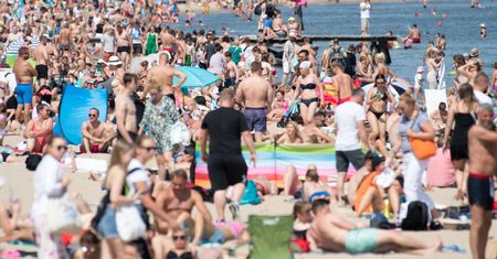 Upalne lato, tropikalne noce. Synoptyk mówi o rekordzie