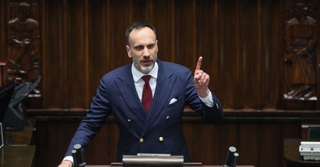 Janusz Kowalski zmienia barwy. Powrót po 22 latach