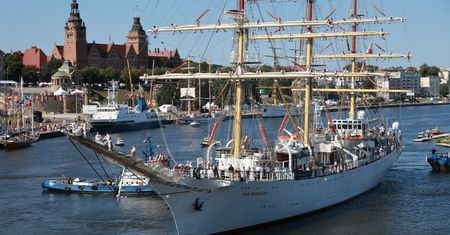 Będzie następca kultowego statku. Uniwersytet Morski w Gdyni szuka wykonawcy