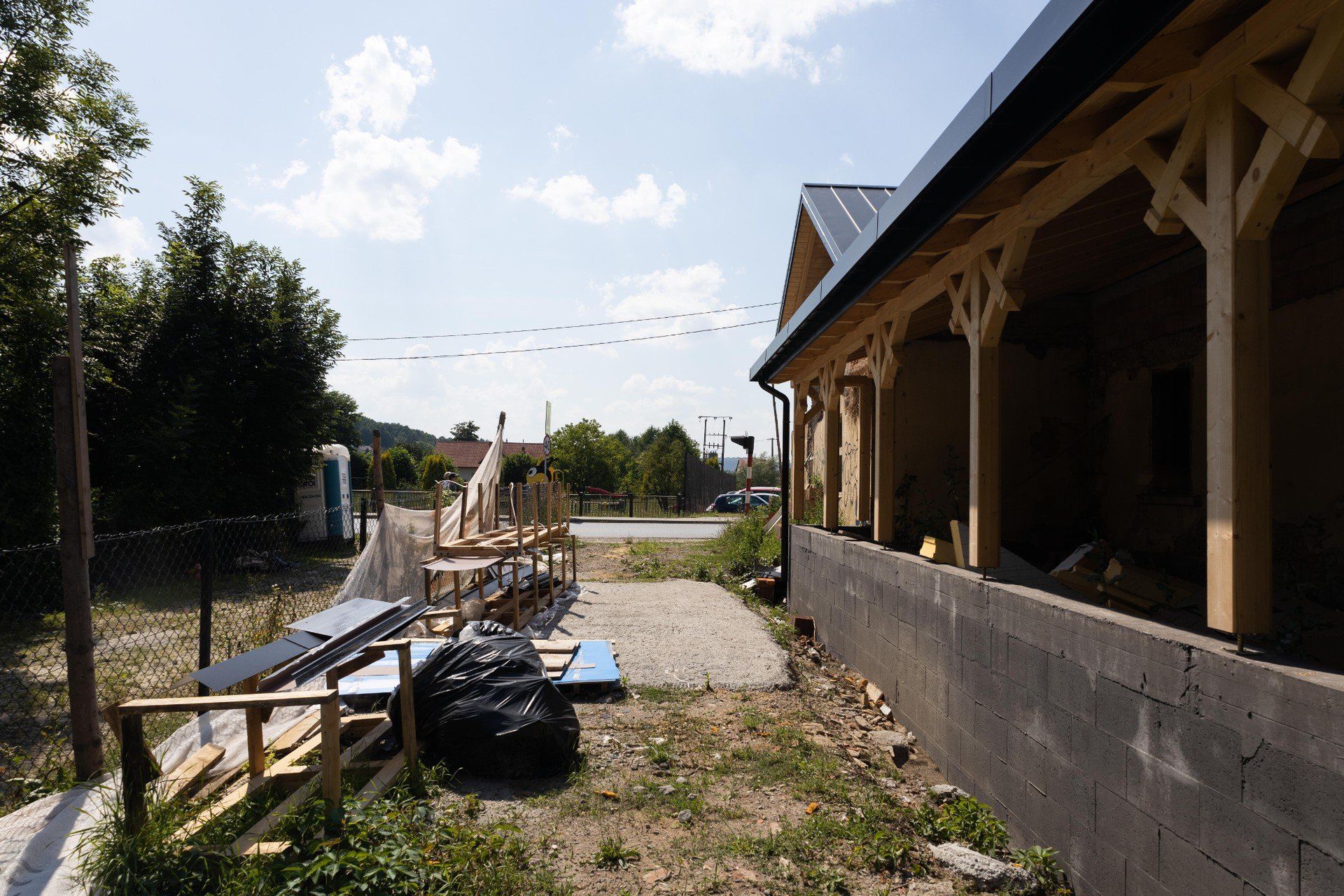 Tak wyglądały prace przy byłej stacji PKP w Babicy w lipcu 2024