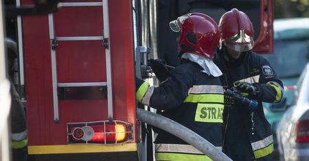Cała rodzina wylądowała w szpitalu. Zatruli się w domu czadem