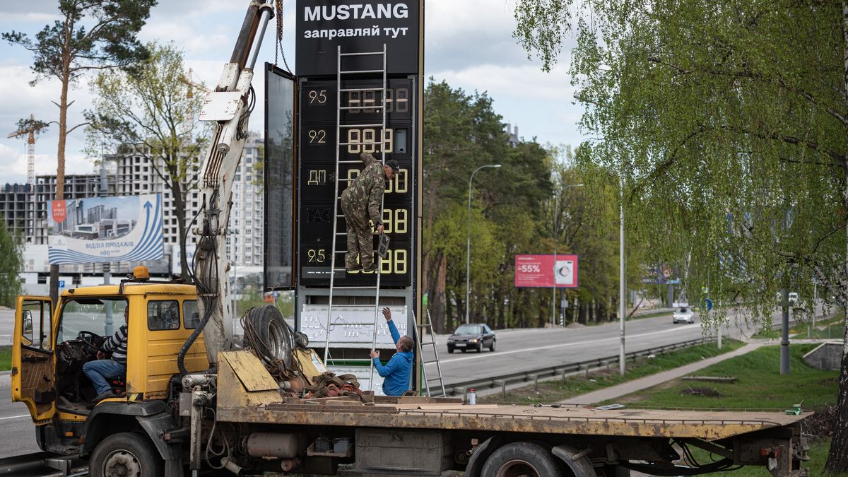 Stacja paliw Bucza w Ukrainie