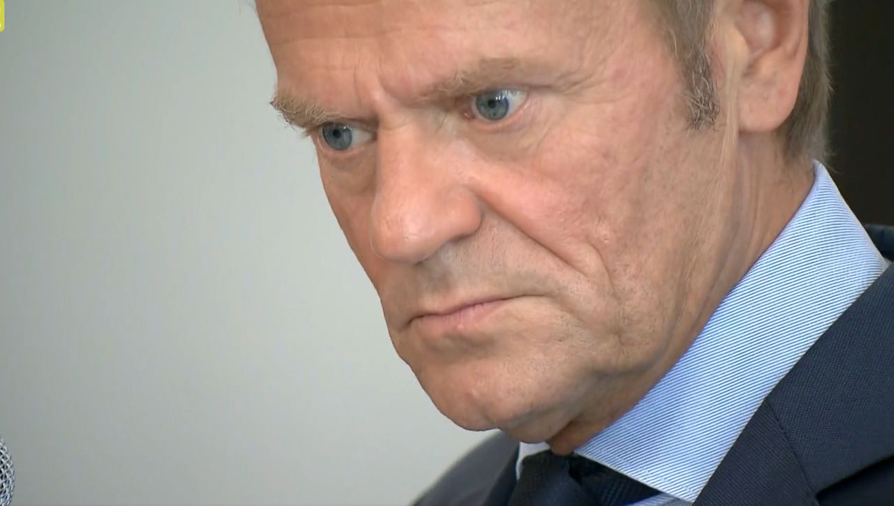 Tusk antybohaterem "Wiadomości". Wpłynęło 38 skarg