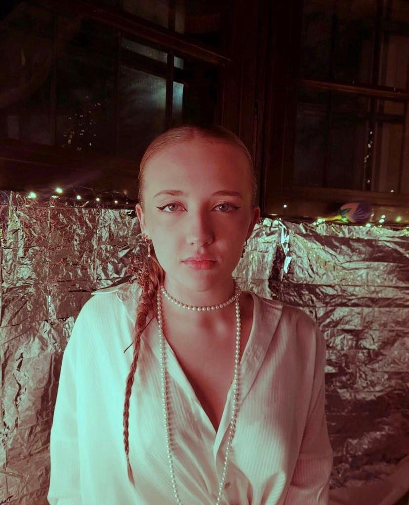 Grażyna Szapołowska pokazała się z wnuczką na Instagramie. Internauci nie kryją zachwytu: "Piękno w genach"