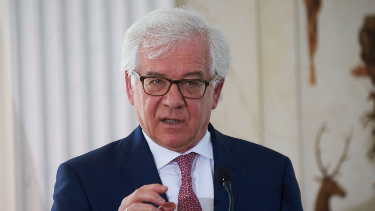 Sekretarz stanu USA Mike Pompeo w Warszawie
15.08.2020 Warszawa Palac Na Wodzie w Lazienkach Krolewskich Konferencja prasowa ministra spraw zagranicznych Jacka Czaputowicza i Sekretarza Stanu USA Mikechaela Pompeo N/z Fot. Lukasz Szelag/REPORTER
n/z: Jacek Czaputowicz
LUKASZ SZELAG/REPORTER