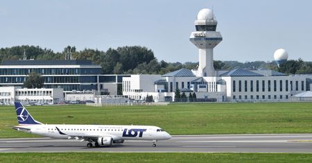Zabrakło kontrolera. Nikt nie pilnował nieba nad Warszawą
