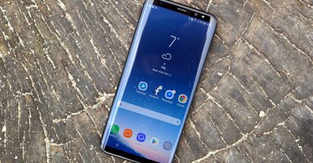 Samsung i LG pracują już nad naprawdę bezramkowymi smartfonami