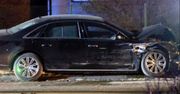 Rozbite audi za 2,5 mln zł, którym jechała Szydło. Jak stało na parkingu, tak stoi