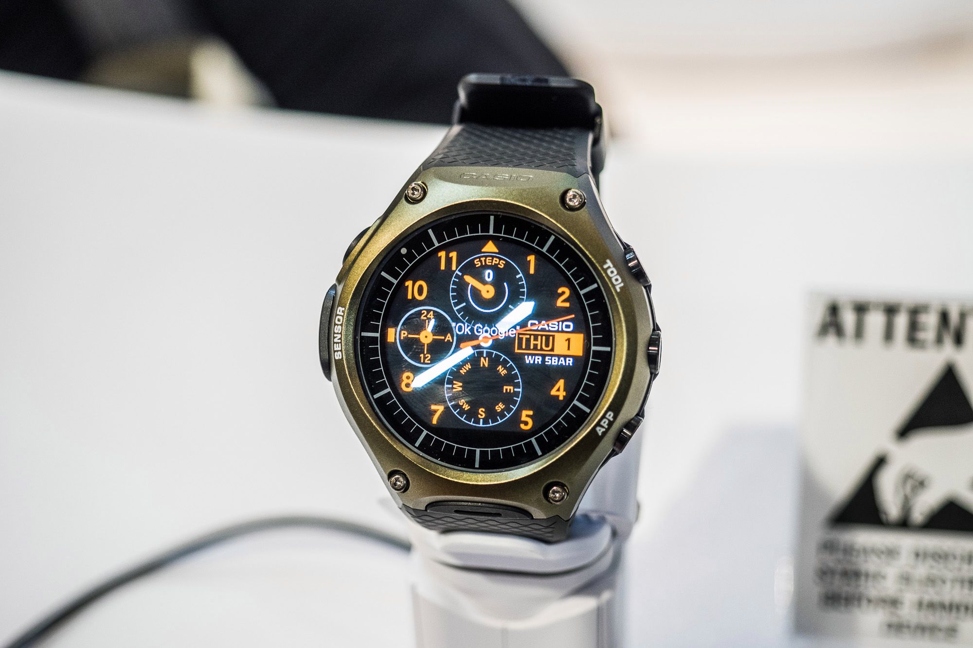 Casio Smart Outdoor Watch WSD-F10 - Android Wear i miesiąc pracy na jednym ładowaniu? Jest jednak haczyk 8