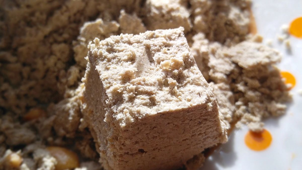 Kolejne partie chałwy skażone bakterią