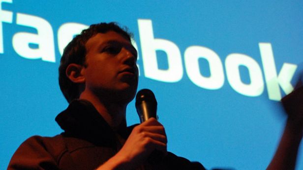 Zuckerberg i cała reszta. Do kogo tak naprawdę należy Facebook? 1