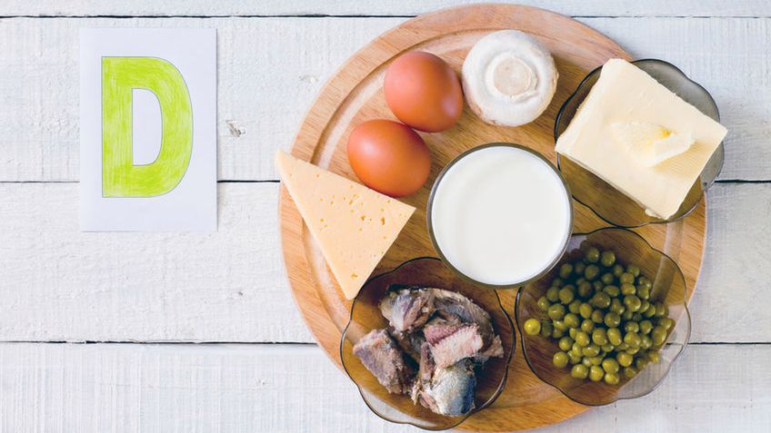 Czym skutkuje niedobór witaminy D?