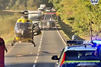 19-latka zginęła na miejscu. Motocykl uderzył w barierę