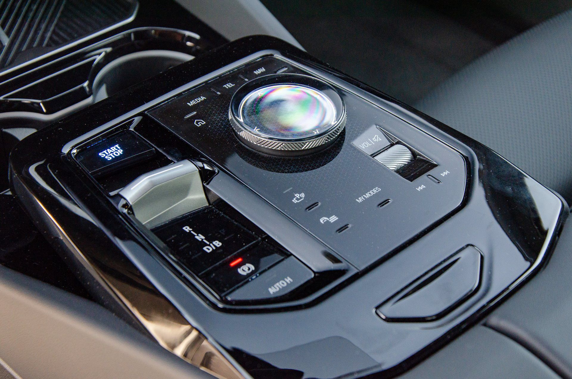 BMW i5 M60