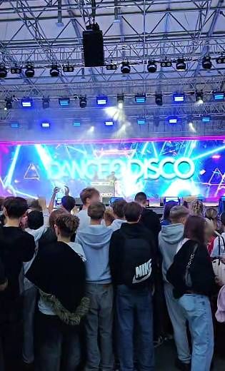 Live z urodzin Skolima