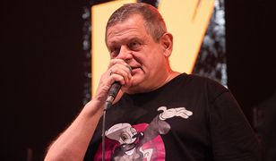 Kazik powrócił na scenę. Przerwał występ. Miał bardzo ważny powód