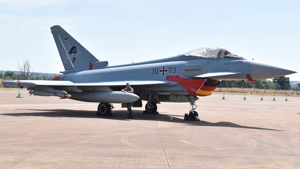 Eurofighter jest produkowany wspólnie przez Niemcy, Wielką Brytanię, Włochy i Hiszpanię. Na zdjęciu samolot niemiecki.