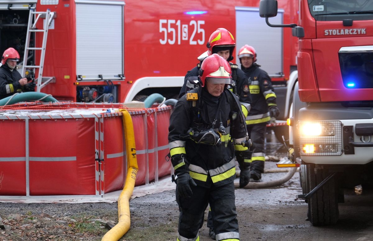 Katowice. 12 jednostek straży gasi pożar w szpitalu 