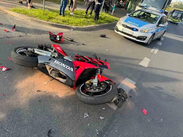 Fot. Czytelnik. Kierujący Seatem uderzył w motocyklistę