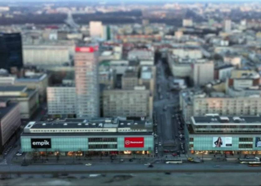 Warszawa jak makieta filmowa (wideo)