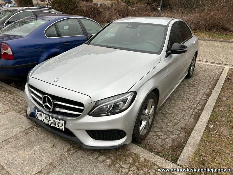 Mercedes zniknął w Niemczech. Odnalazł się w Zgorzelcu