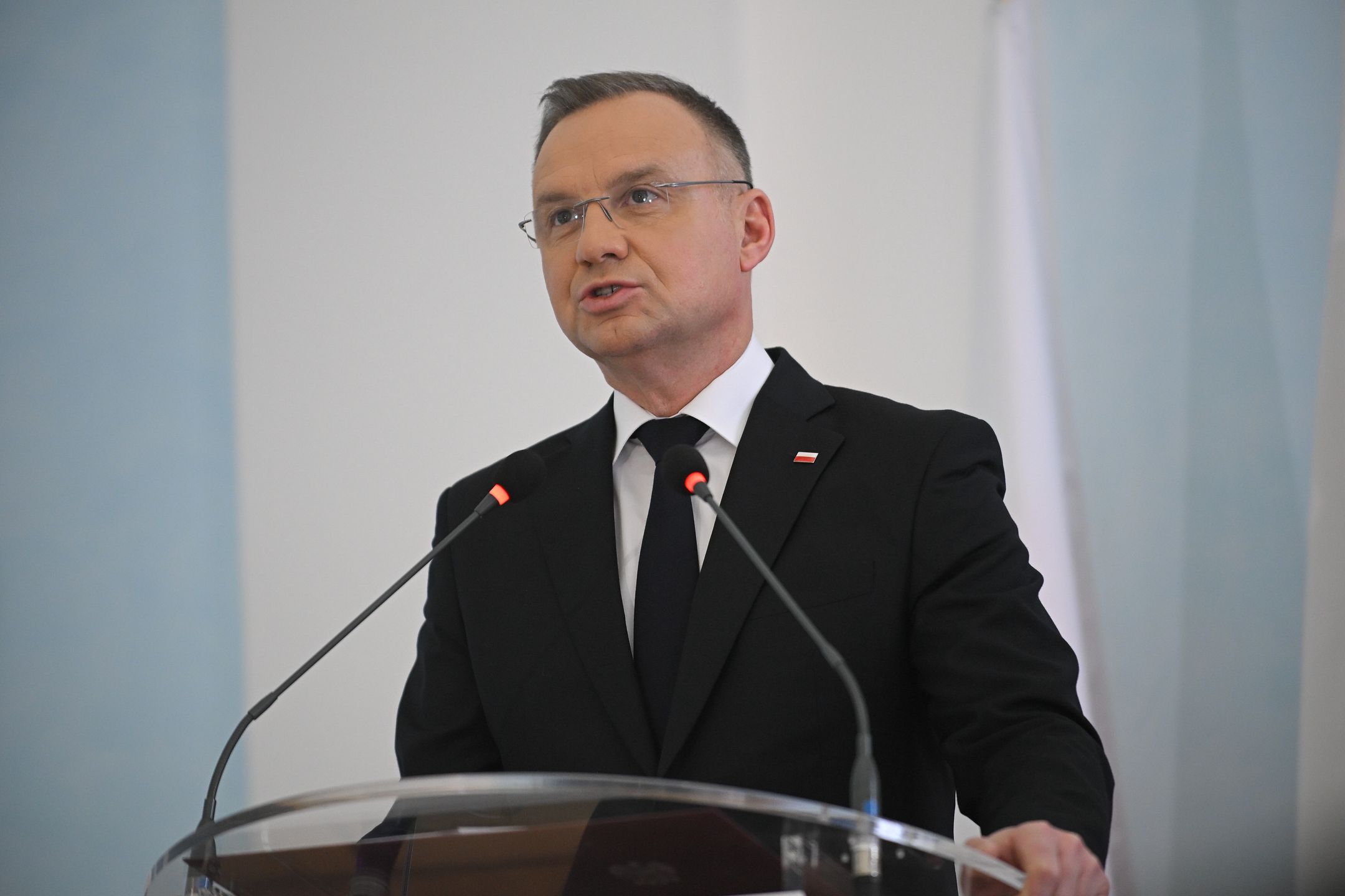 Erywań, Armenia, 26.11.2024. Prezydent RP Andrzej Duda podczas konferencji prasowej po spotkaniu z prezydentem Armenii w Pałacu Prezydenckim w Erywaniu, 26 bm. Polska para prezydencka przebywa z wizytą w Armenii. (amb) PAP/Marcin Obara