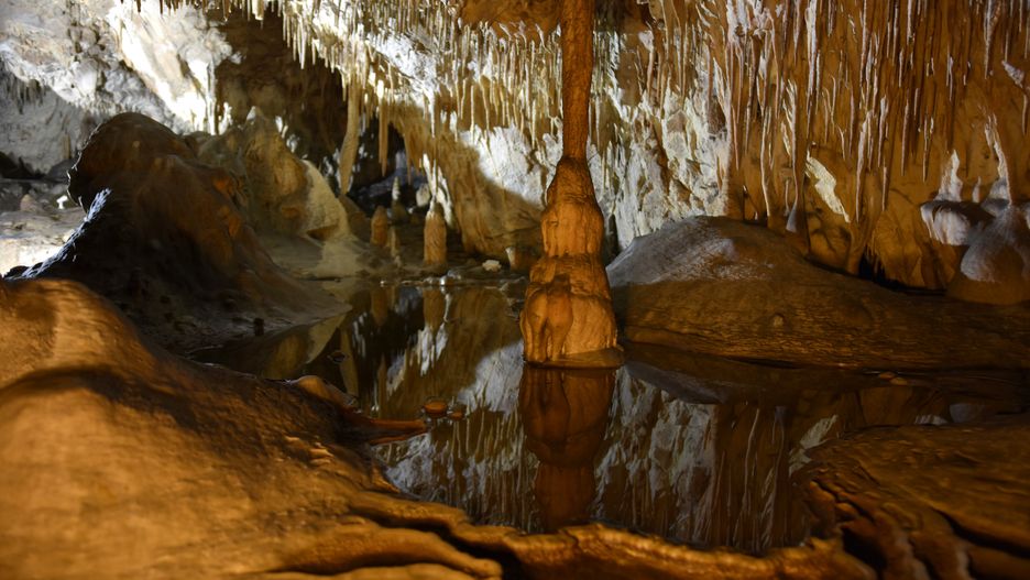 Jaskinia Raj to jedna z najpopularniejszych jaskiń w kraju 