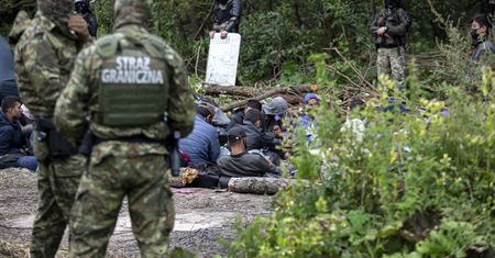 Usnarz Górny: Białoruś zwleka z decyzją ws. pomocy humanitarnej. Migranci bez jedzenia i picia