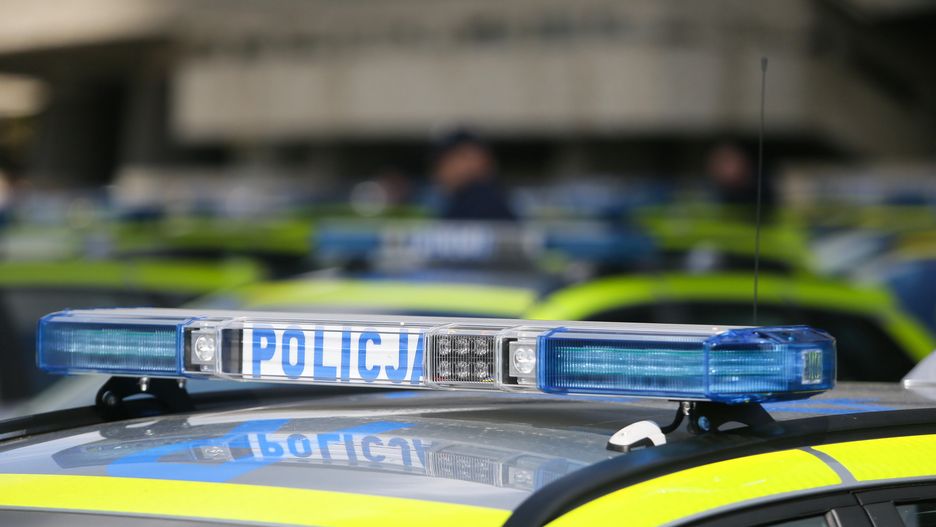 Jarek Praszkiewicz
Pl. S�awika i Antalla, policja, policjanci, przekazanie, radiowozy, wozy policyjne