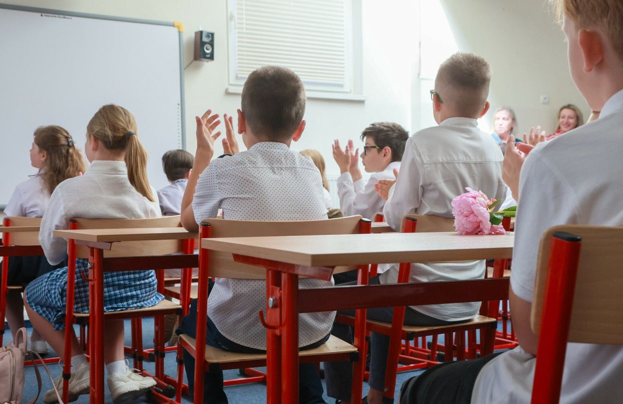 "To już nie zapaść, a wojna z depopulacją". Puste szkoły będą normą? Apelują do rządu