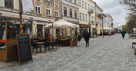 Projekt zgodny z wytycznymi, a w rzeczywistości samowolka. Ratusz bierze się za ogródki gastronomiczne