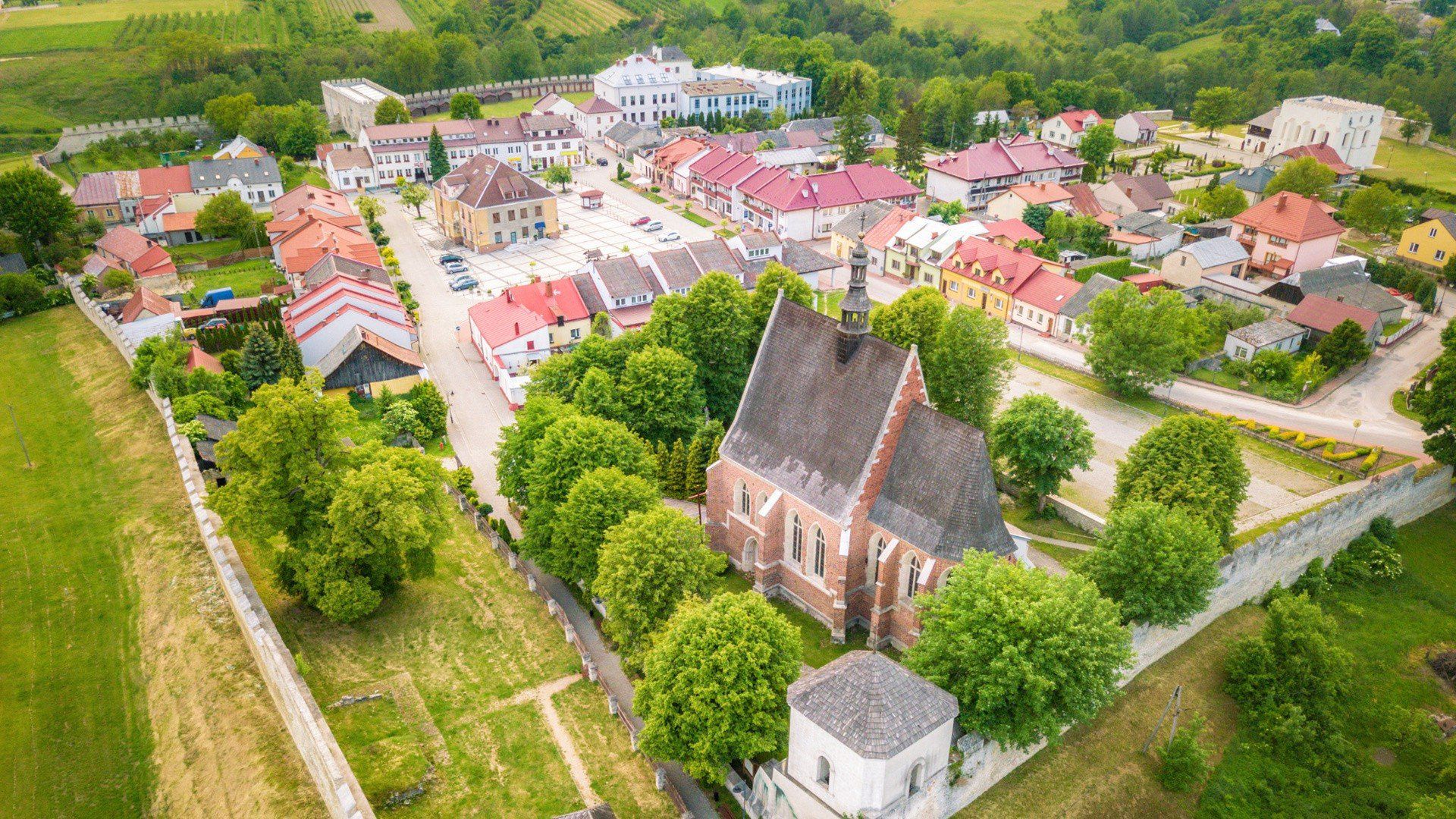 Jakie atrakcje skrywają najpiękniejsze polskie miasteczka? Przekonaj się!