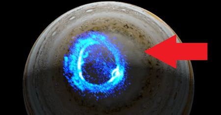 NASA: niezwykłe światła na Jowiszu. Sonda Juno pokazała, jak powstają