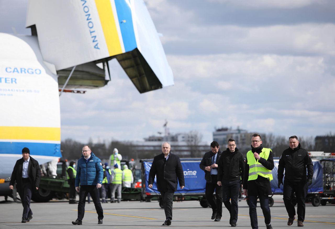 Koronawirus w Polsce. Wątpliwości wokół sprzętu ochronnego z Chin. Jak jest sprawdzany?