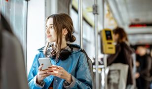 Zakaz takiego używania telefonów w autobusach. Wchodzi nowe prawo