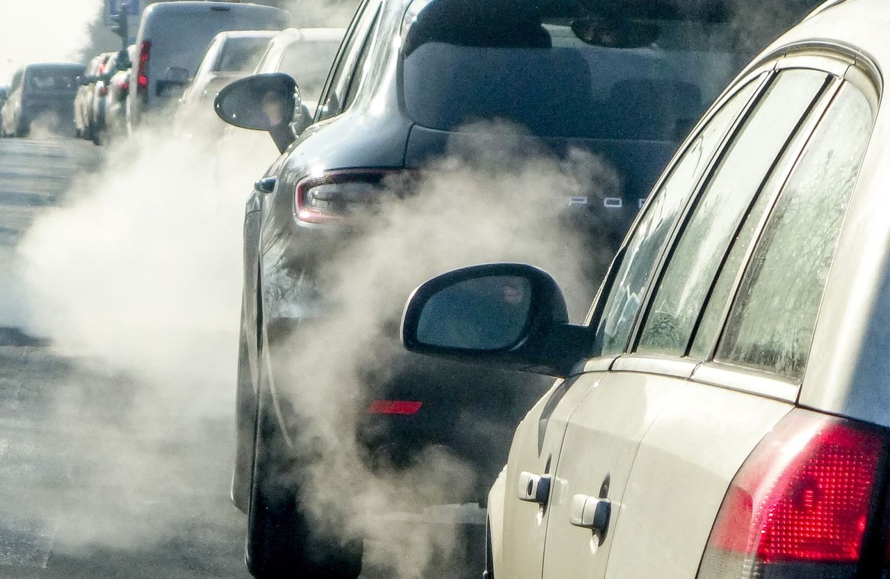 Europejskie samochody emitują więcej CO2. Wśród winnych SUV-y