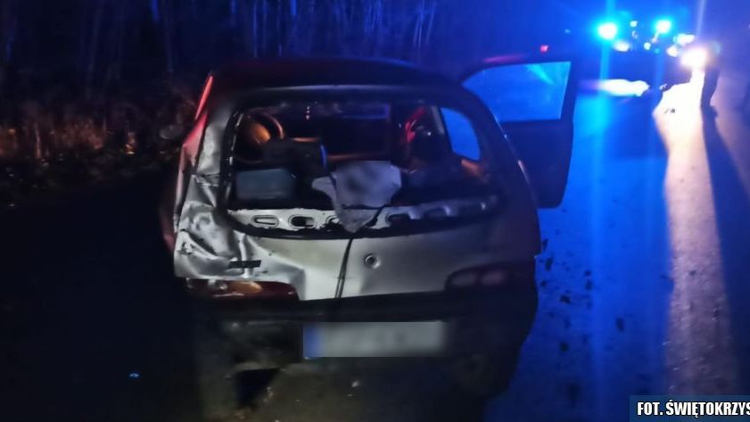 Kierowca i pasażerka trafili do szpitala