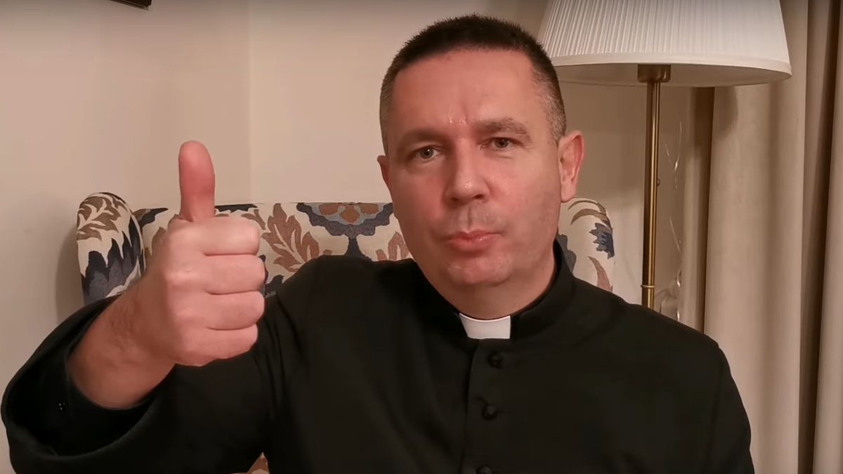Ksiądz Daniel Wachowiak przestrzega przed Walentynami
