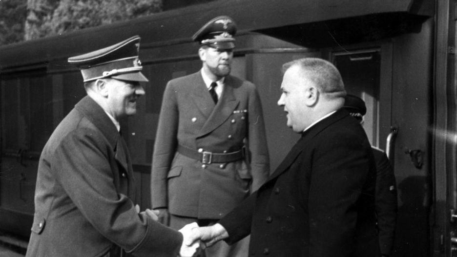 Spotkanie Josefa Tisy z Adolfem Hitlerem. Zdjęcie z 1941 r.