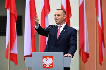 Prezydent mówi o paliwie za 5,19 zł i uderza w premiera. "Dostał podpis"