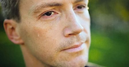 Krzysztof Kwiatkowski zalał się łzami przed kamerami. Opowiedział o śmierci siostry