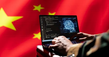 Chiny będą oznaczać treści tworzone przez AI. Żadnych wyjątków