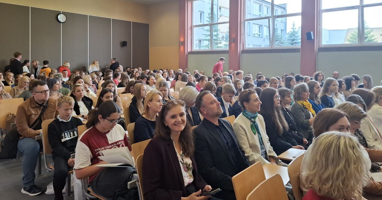 Białystok: Zainaugurowano kolejną edycję projektu "A-TO-MY". To działanie skierowane do uczniów