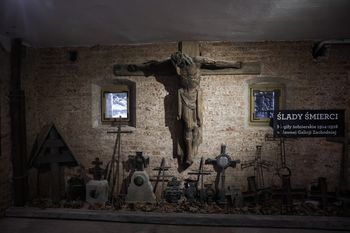 Swoszowice: Co kryje wnętrze fortu. Trwają prace konserwatorskie