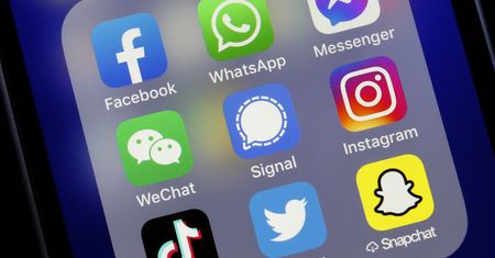WhatsApp i Messenger obsłużą inne komunikatory. Start w marcu 2024 r.