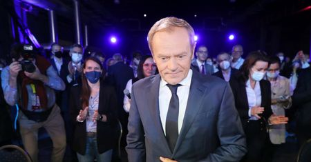 Donald Tusk o rządzie PiS: wokół szaleje zaraza, a oni kombinują, jak zarobić